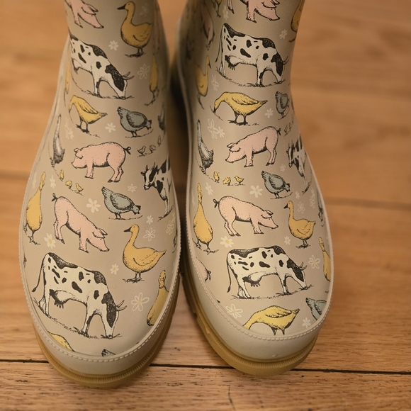 NWT Western Chief Rainboot Women's 10 Farmhouse Tall Taupe Buckle Animals Pig - Picture 4 of 12